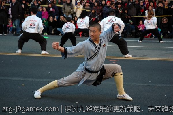 探讨九游娱乐的更新策略，未来趋势分析